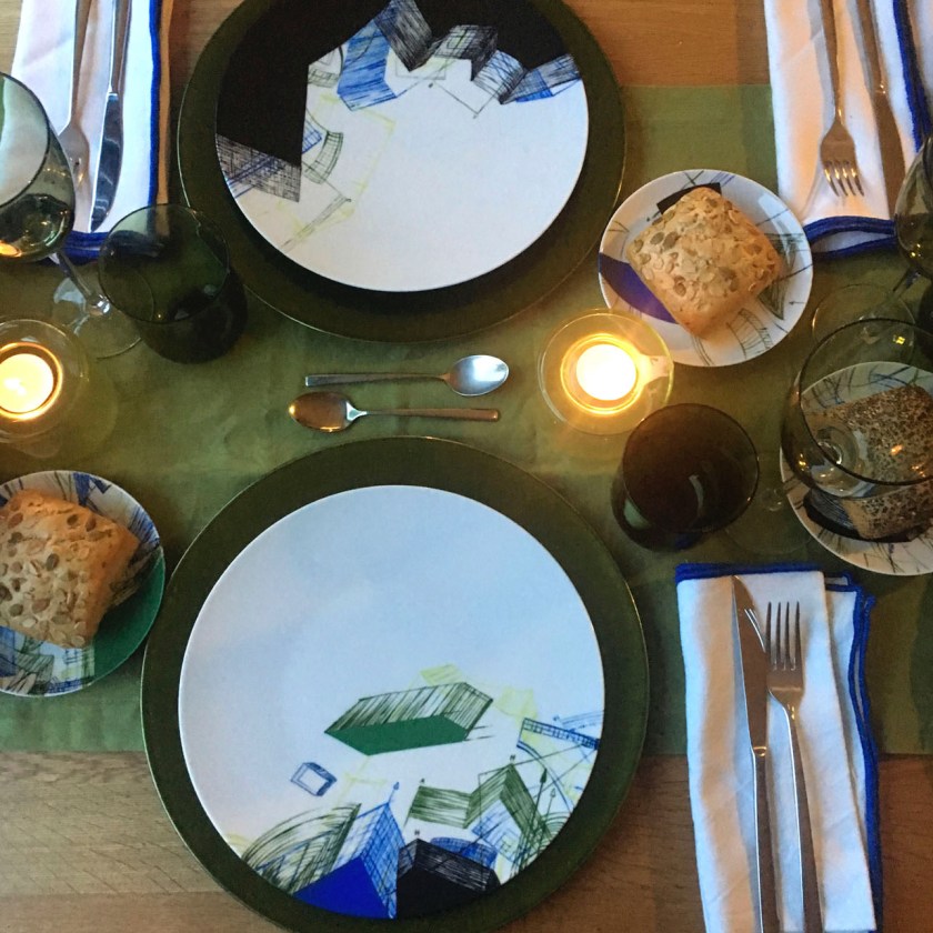 Mesa puesta con vela. Serie Patrones