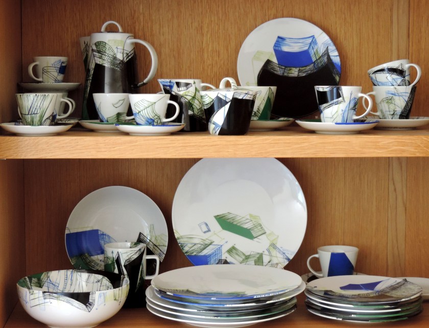 Serie Patrones en estantería.